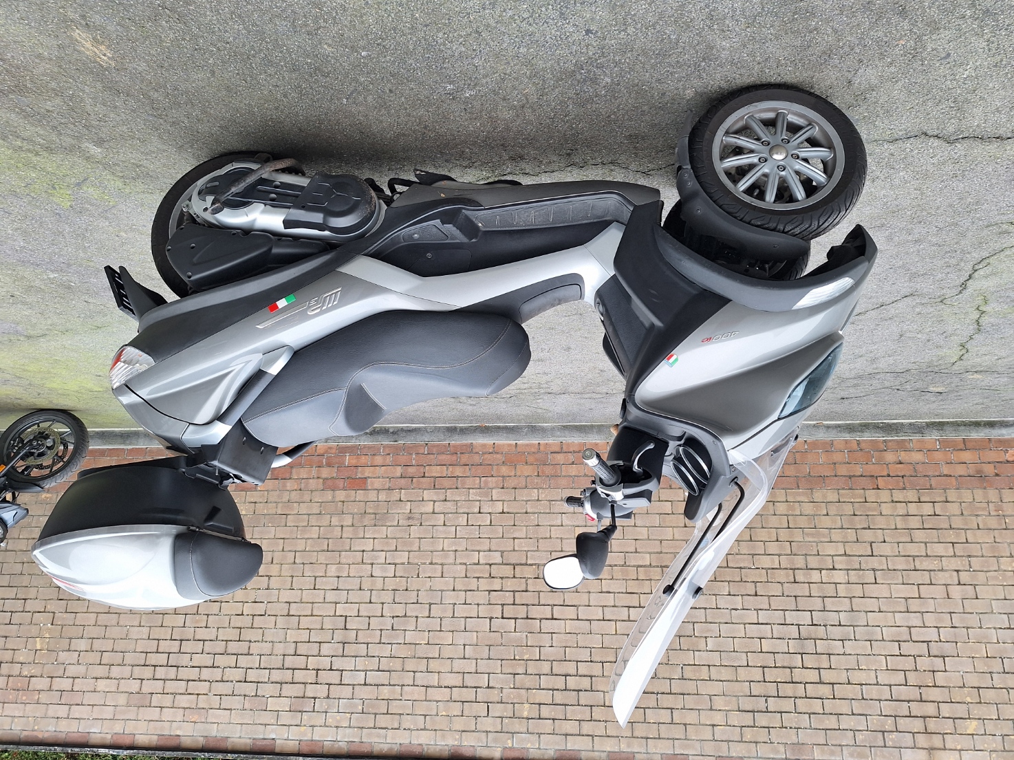 Piaggio MP3  400